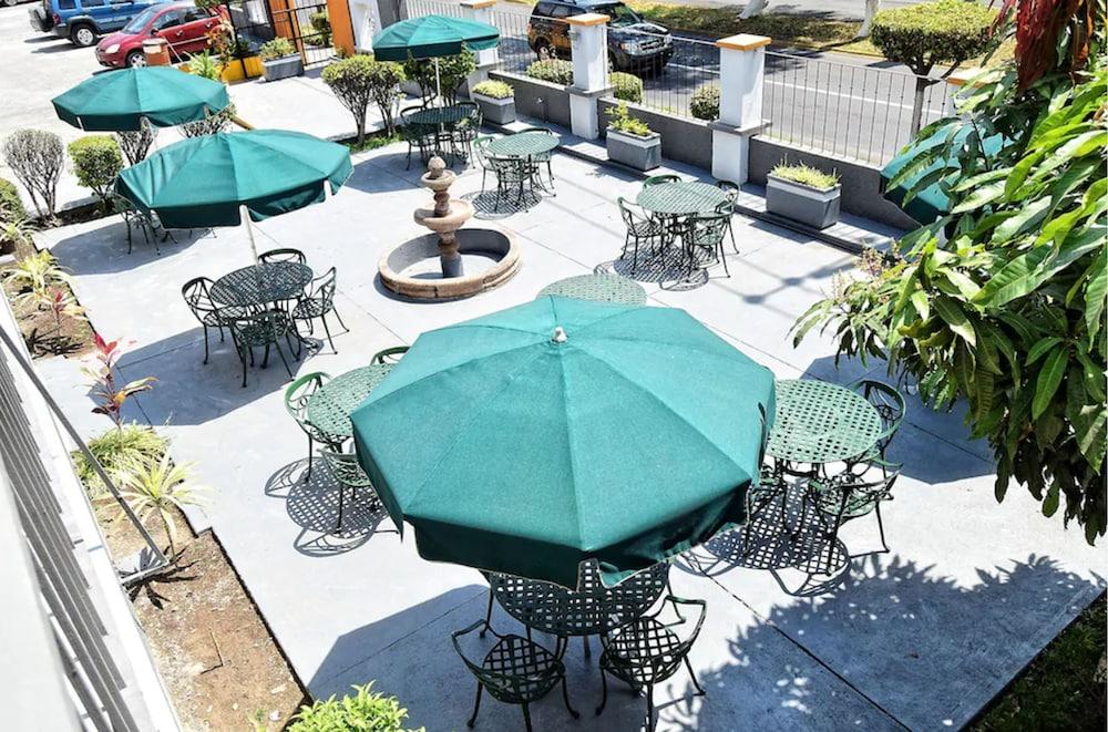 Expo Hotel Guadalajara - Zona Expo Frente Al Centro De Convenciones Ngoại thất bức ảnh