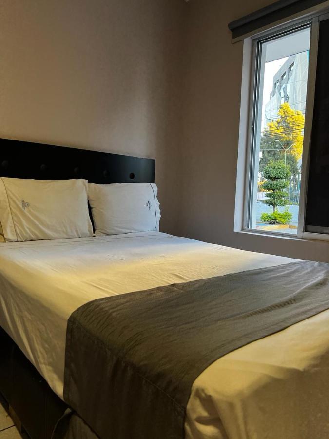 Expo Hotel Guadalajara - Zona Expo Frente Al Centro De Convenciones Ngoại thất bức ảnh