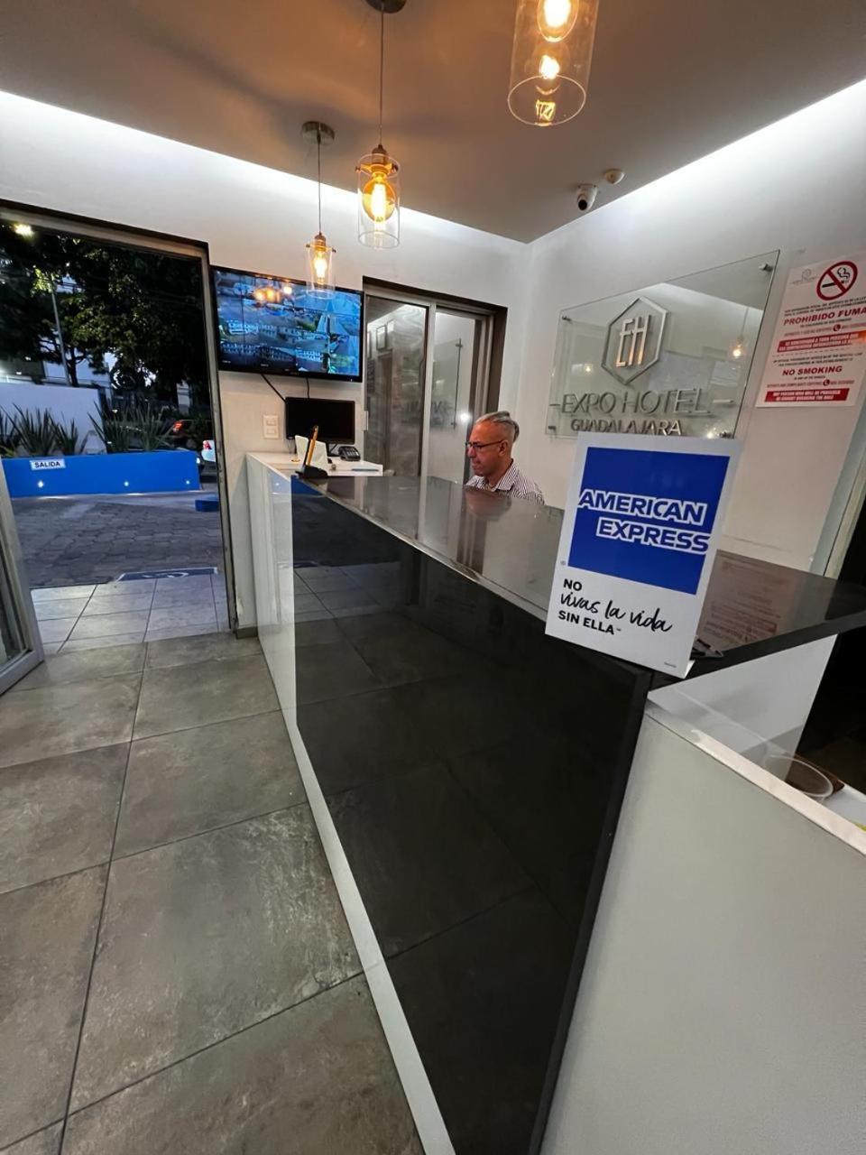Expo Hotel Guadalajara - Zona Expo Frente Al Centro De Convenciones Ngoại thất bức ảnh