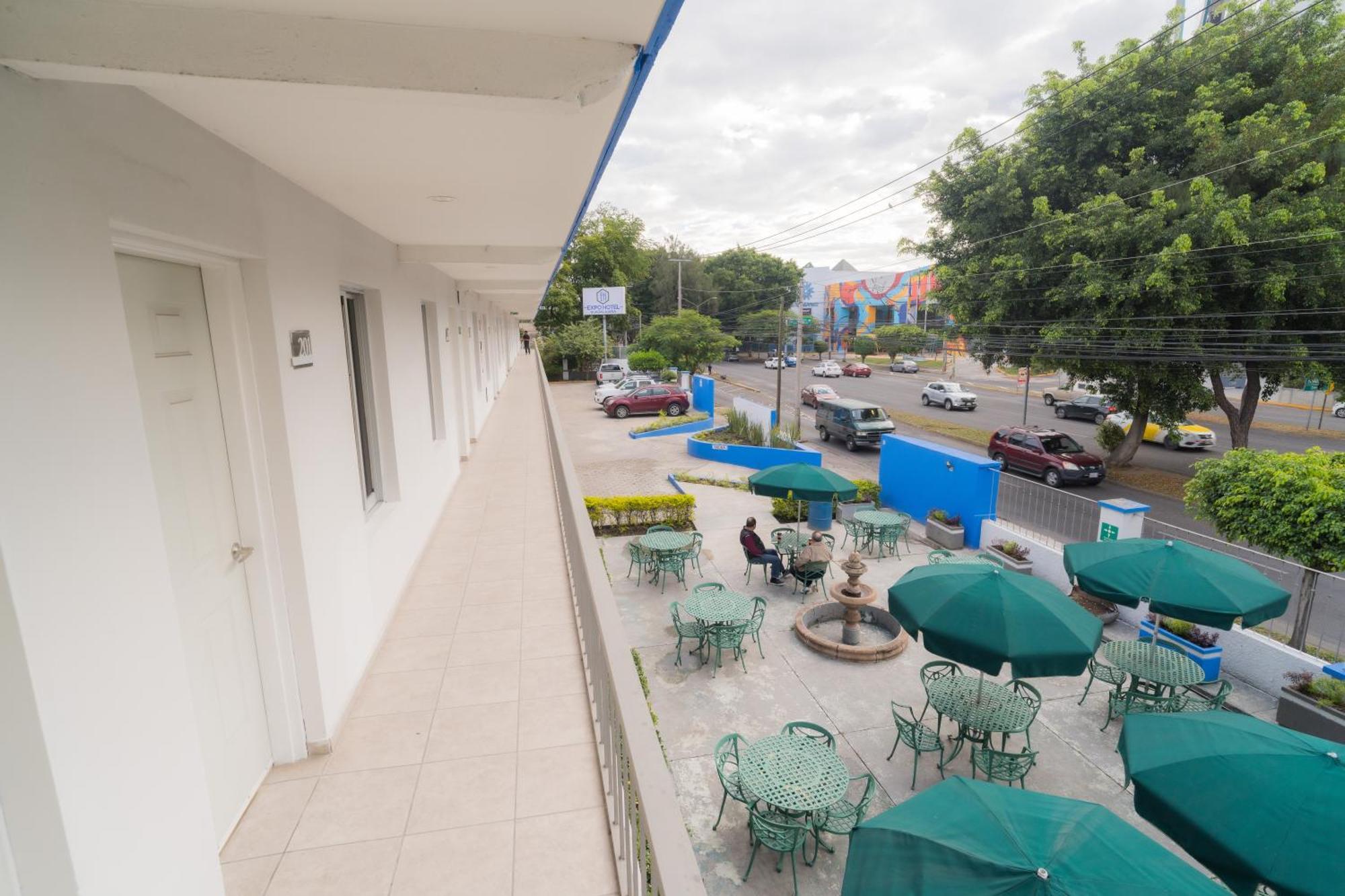 Expo Hotel Guadalajara - Zona Expo Frente Al Centro De Convenciones Ngoại thất bức ảnh