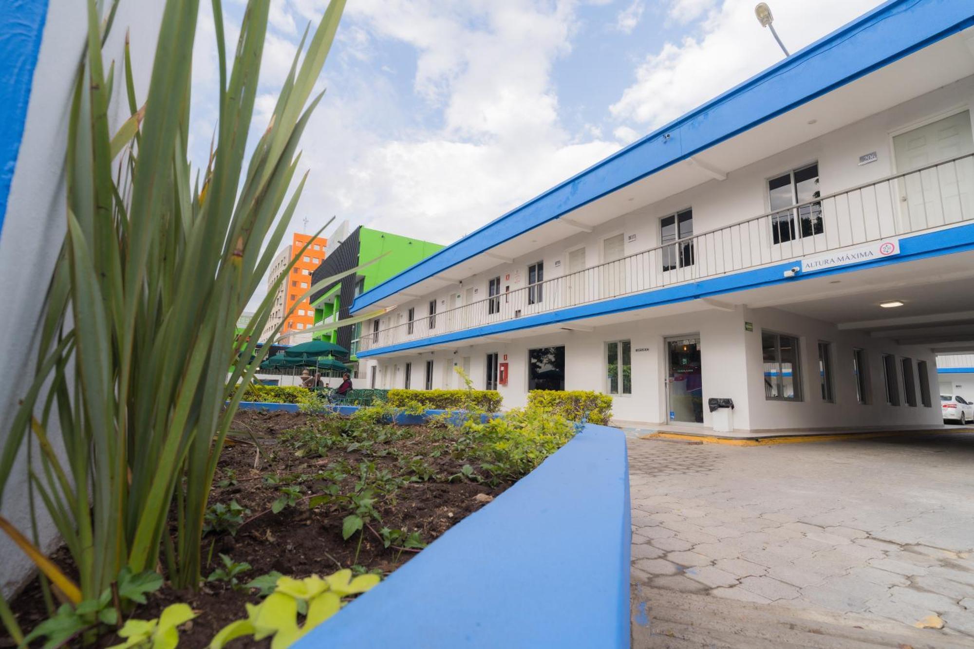 Expo Hotel Guadalajara - Zona Expo Frente Al Centro De Convenciones Ngoại thất bức ảnh
