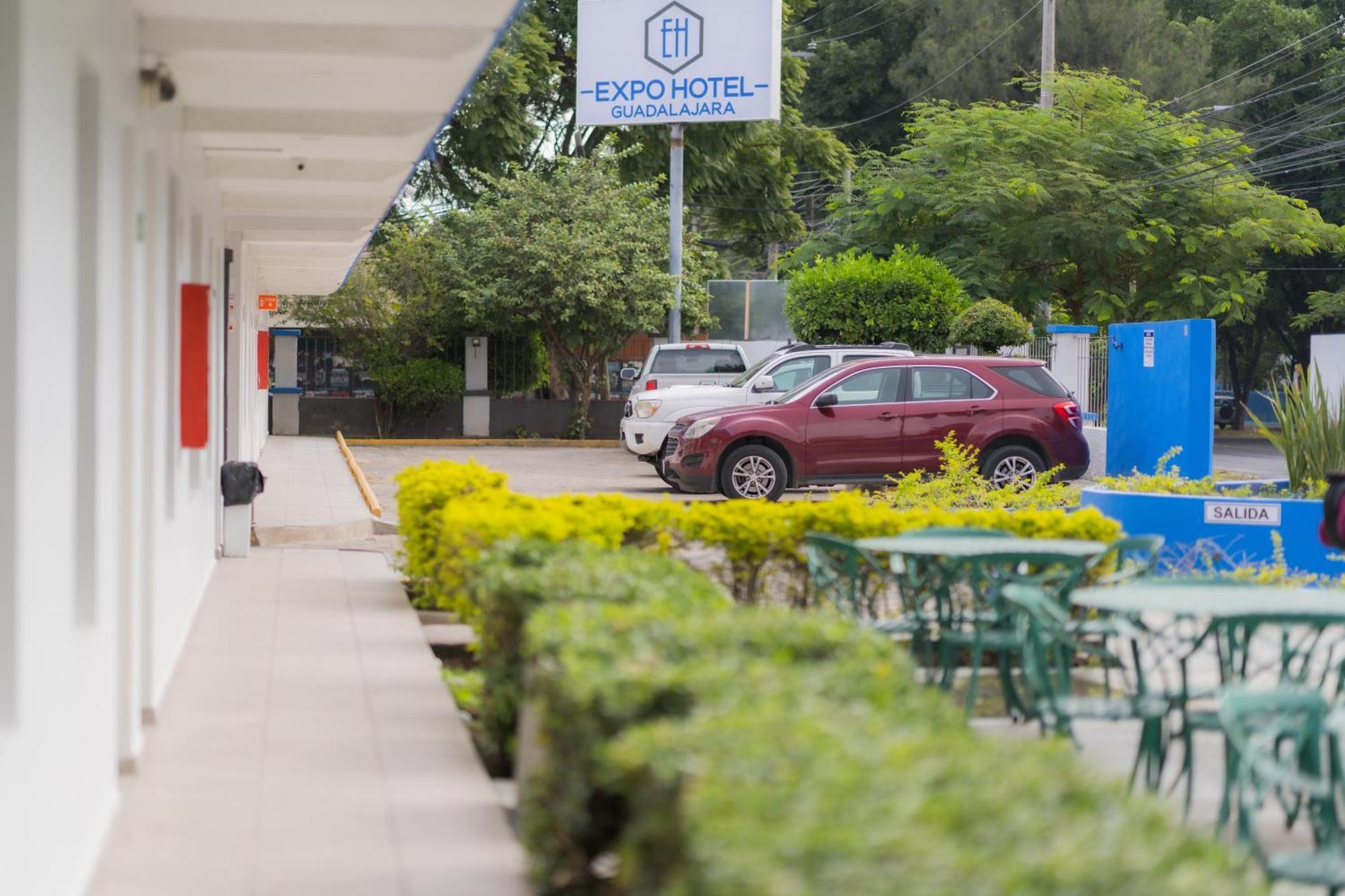 Expo Hotel Guadalajara - Zona Expo Frente Al Centro De Convenciones Ngoại thất bức ảnh