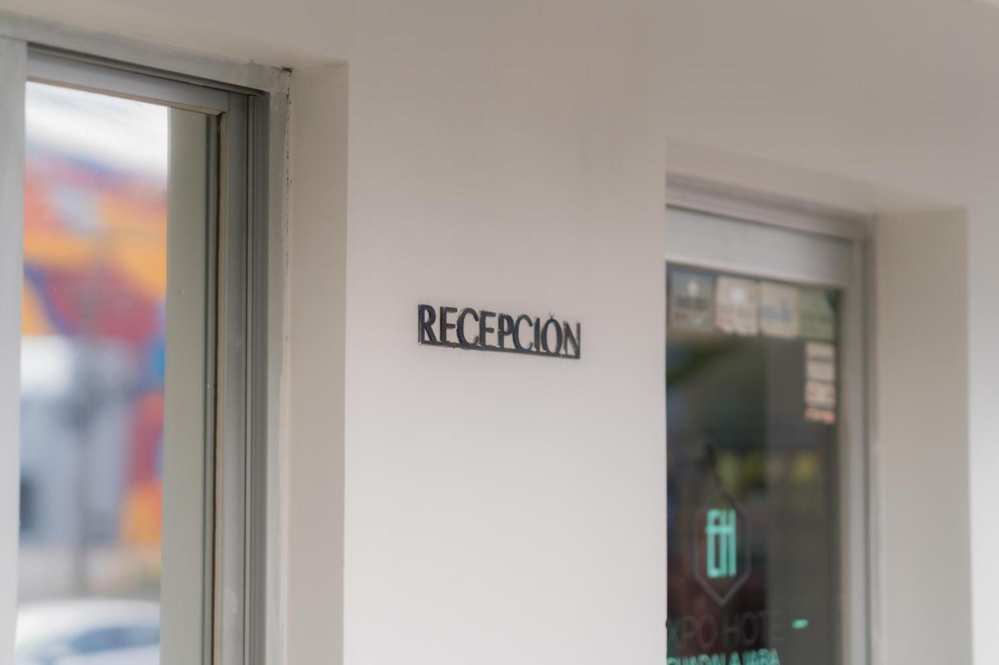 Expo Hotel Guadalajara - Zona Expo Frente Al Centro De Convenciones Ngoại thất bức ảnh