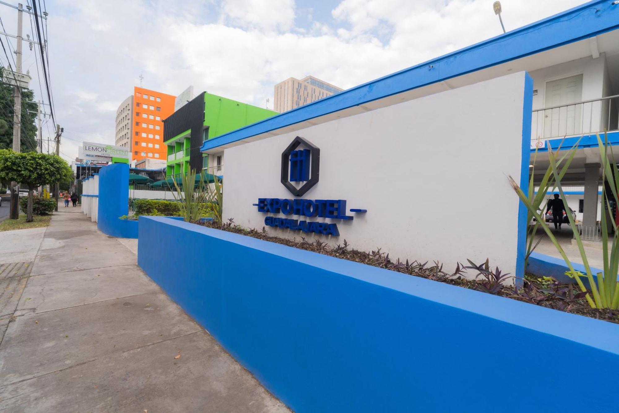 Expo Hotel Guadalajara - Zona Expo Frente Al Centro De Convenciones Ngoại thất bức ảnh